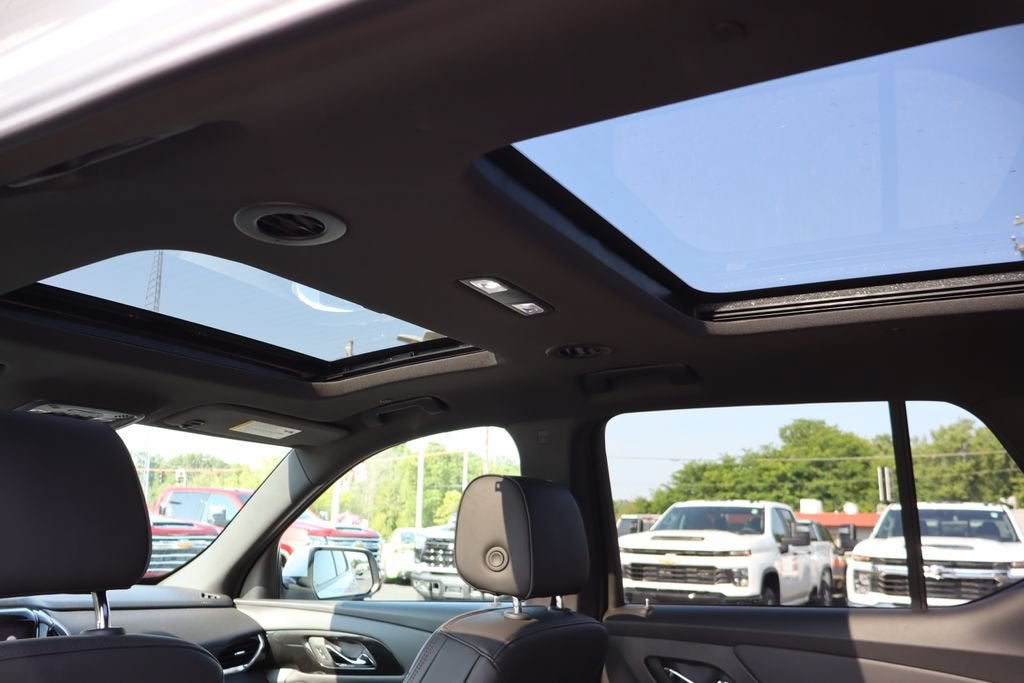 2023 Chevrolet Traverse Base
