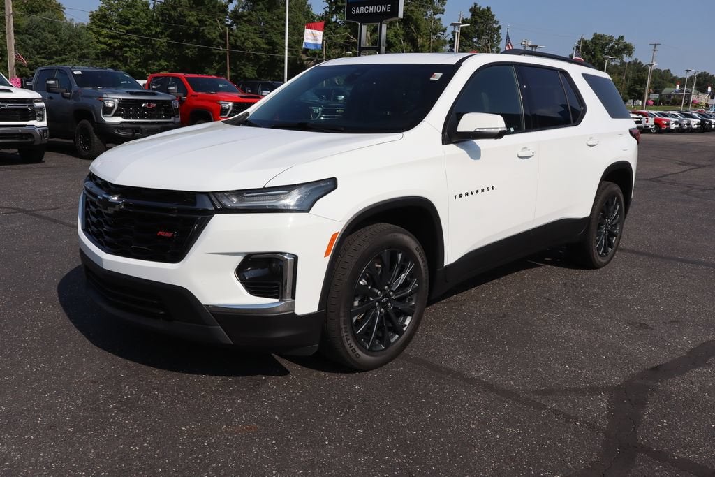 2023 Chevrolet Traverse Base