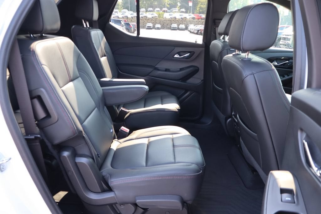 2023 Chevrolet Traverse Base
