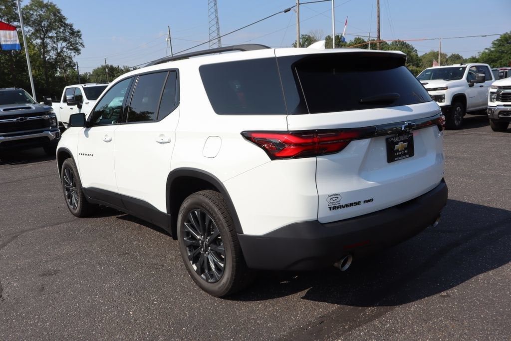 2023 Chevrolet Traverse Base