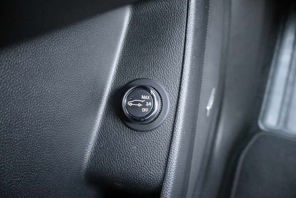 2023 Chevrolet Traverse Base