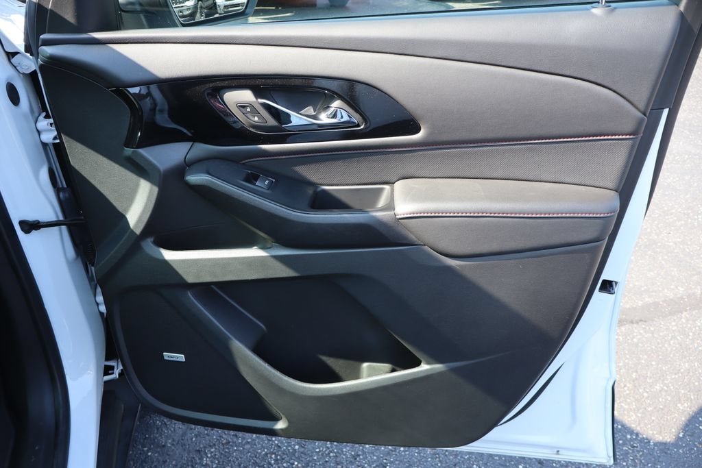 2023 Chevrolet Traverse Base