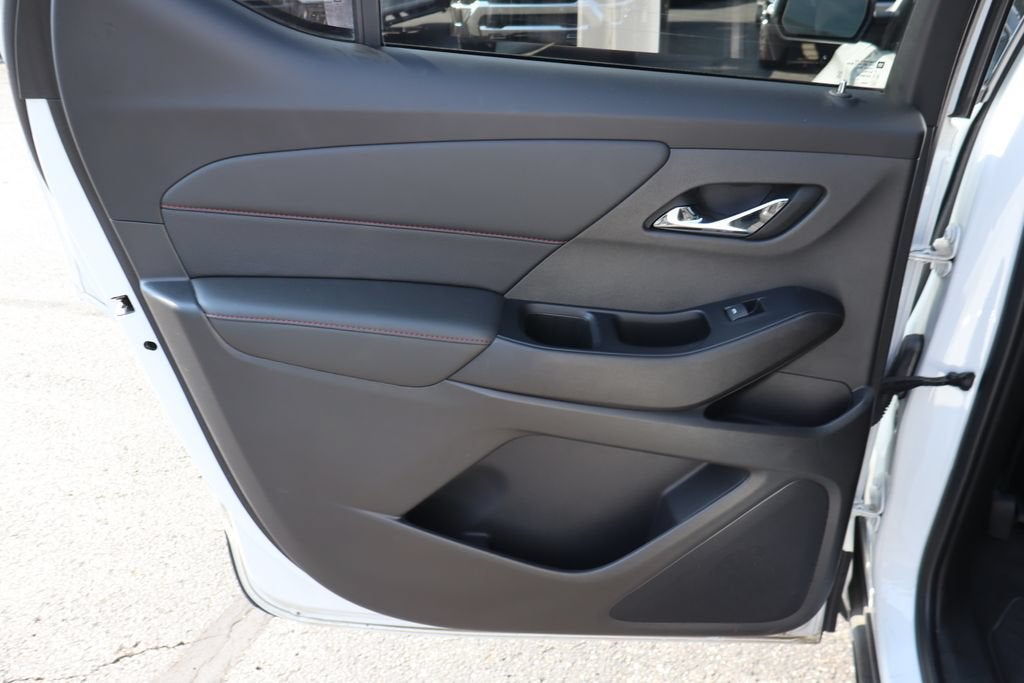 2023 Chevrolet Traverse Base