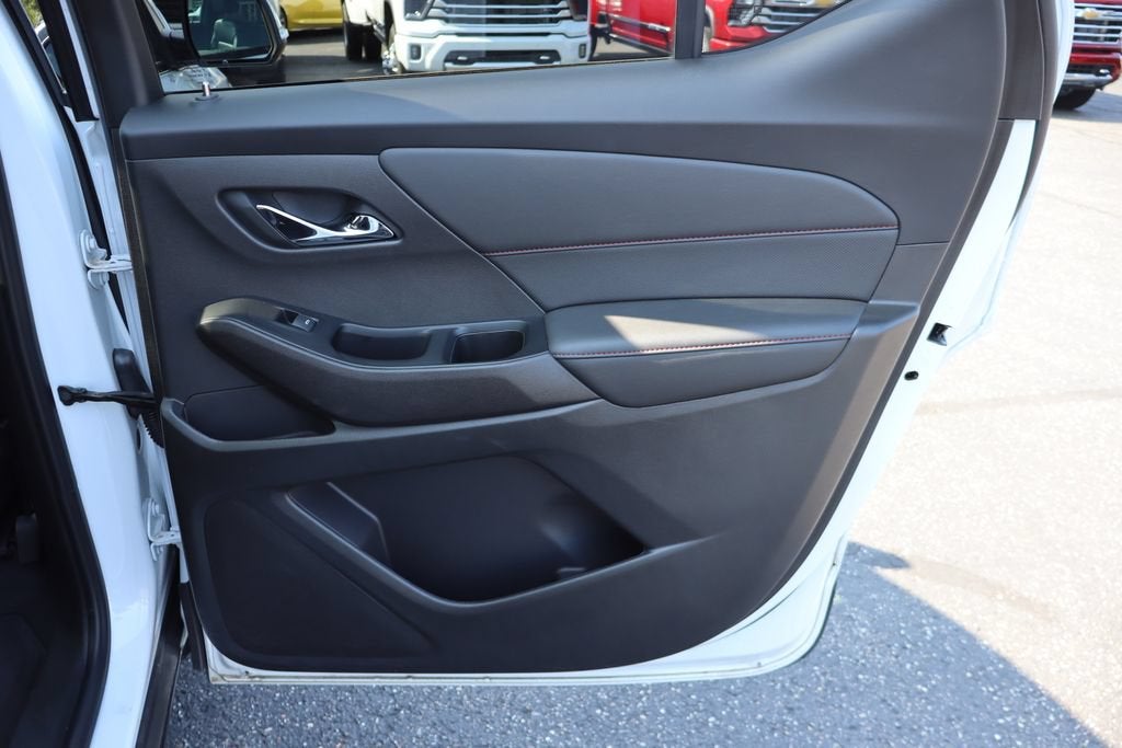 2023 Chevrolet Traverse Base
