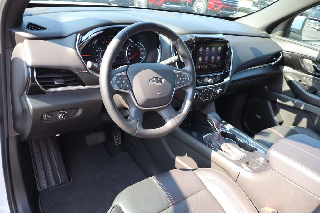 2023 Chevrolet Traverse Base