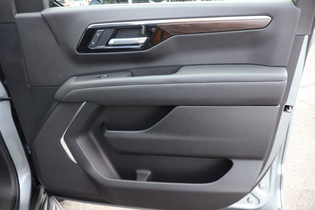 2025 Chevrolet Tahoe LS