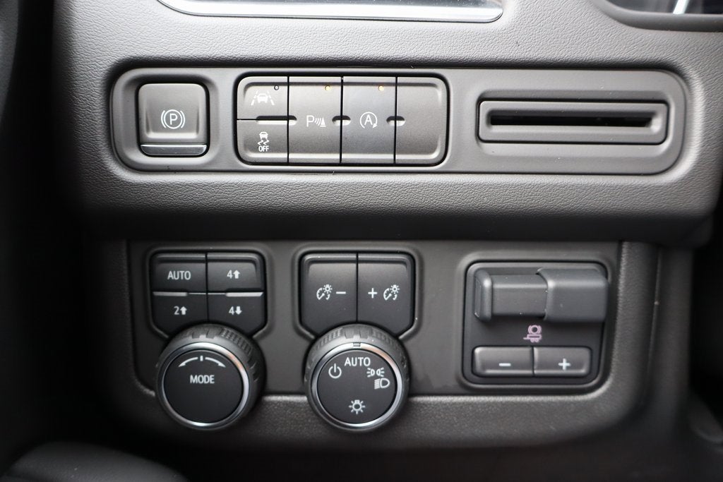 2023 Chevrolet Suburban LS