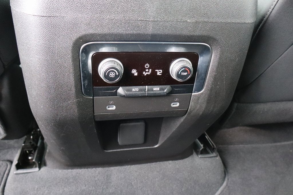 2023 Chevrolet Suburban LS