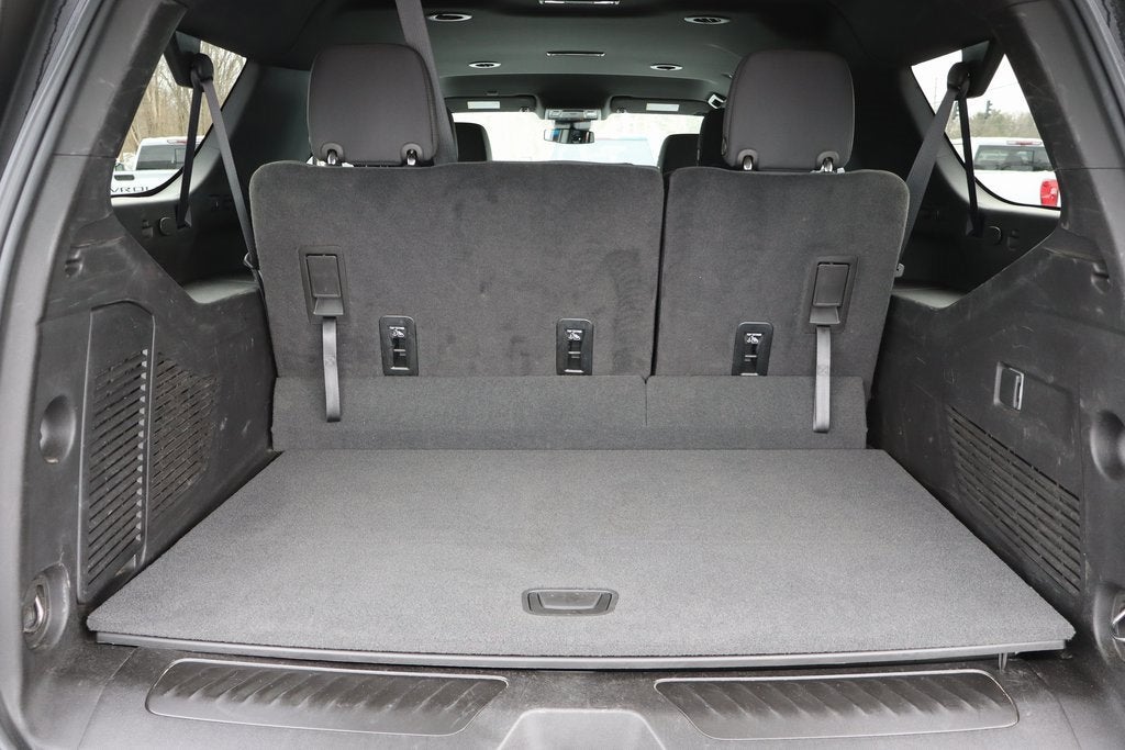 2023 Chevrolet Suburban LS