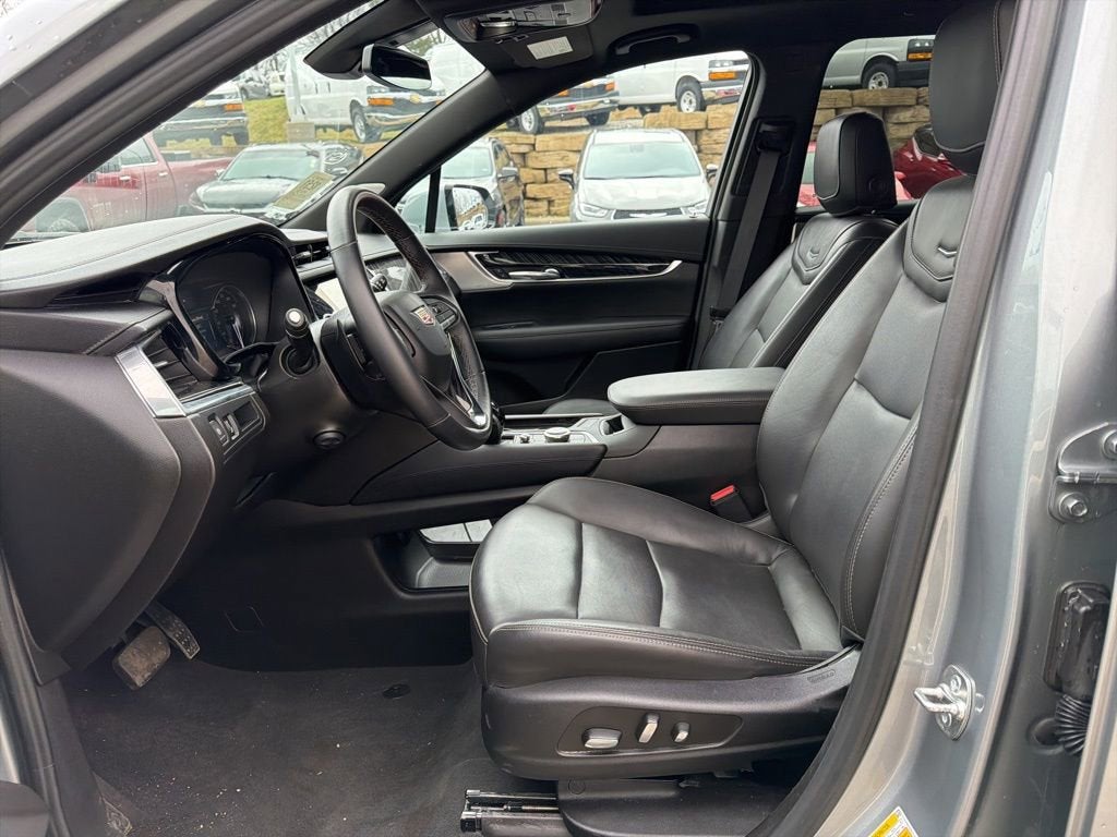 2025 Cadillac XT6 Premium Luxury