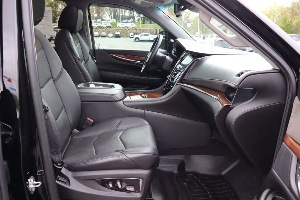 2016 Cadillac Escalade ESV Luxury