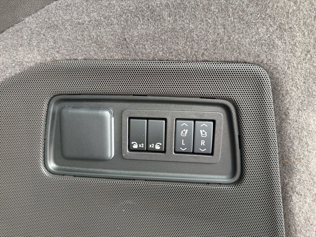 2024 Cadillac Escalade ESV Sport