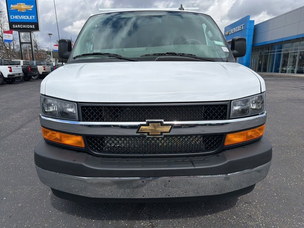 2026 Chevrolet Express Cutaway 3500 1WT