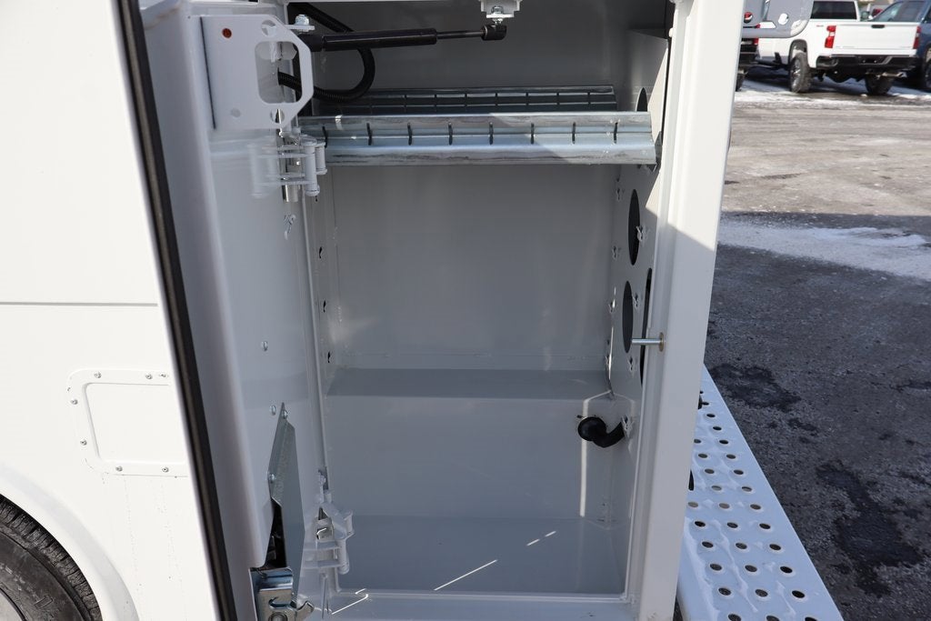 2026 Chevrolet Express Cutaway 3500 1WT