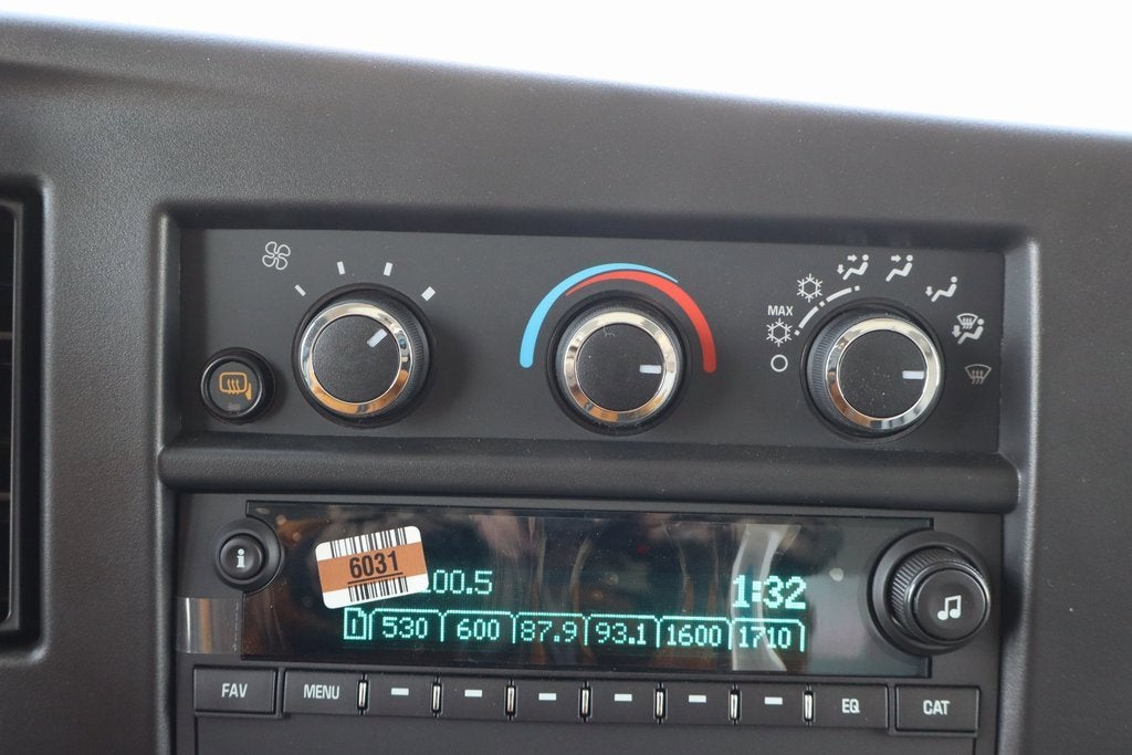 2026 Chevrolet Express Cutaway 3500 1WT