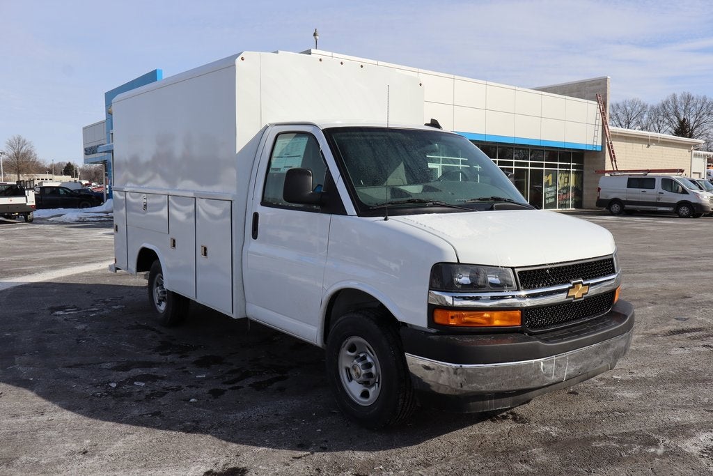2026 Chevrolet Express Cutaway 3500 1WT
