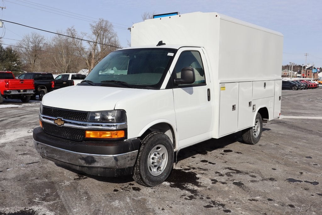 2026 Chevrolet Express Cutaway 3500 1WT