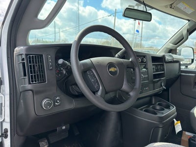 2026 Chevrolet Express Cutaway 3500 1WT