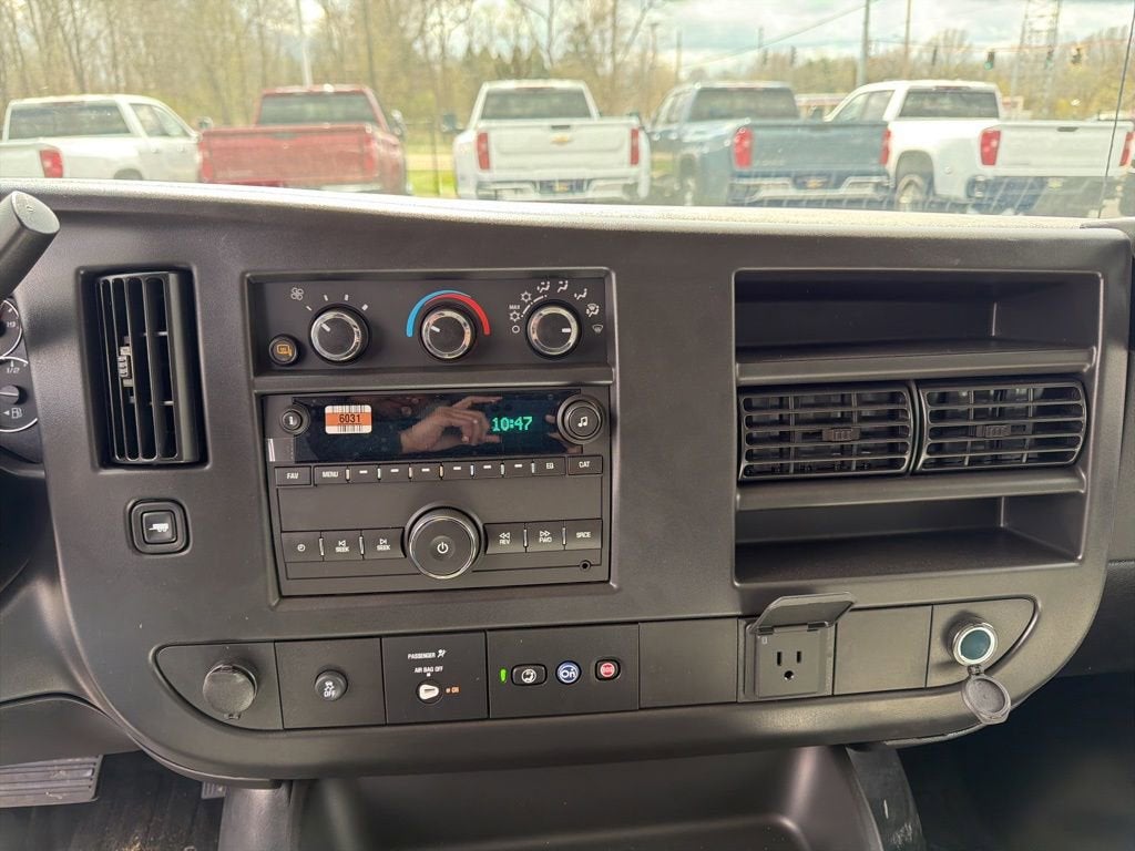 2026 Chevrolet Express Cutaway 3500 1WT