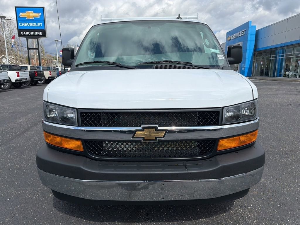 2026 Chevrolet Express Cutaway 3500 1WT