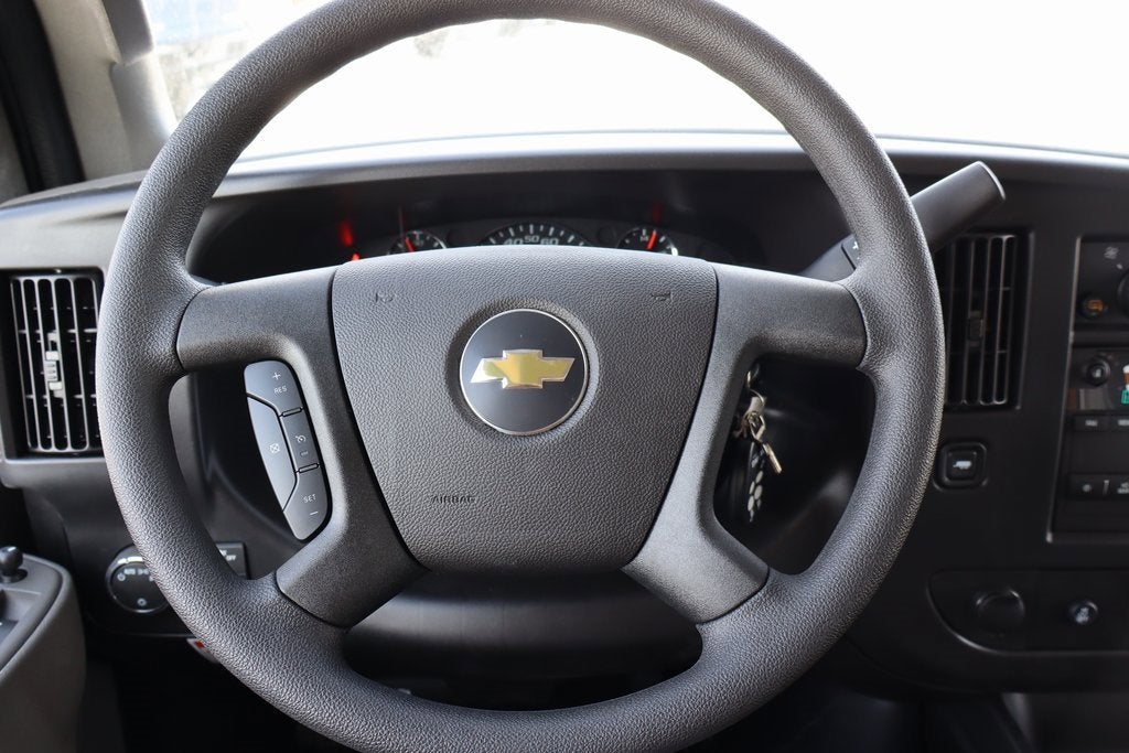 2026 Chevrolet Express Cutaway 3500 1WT