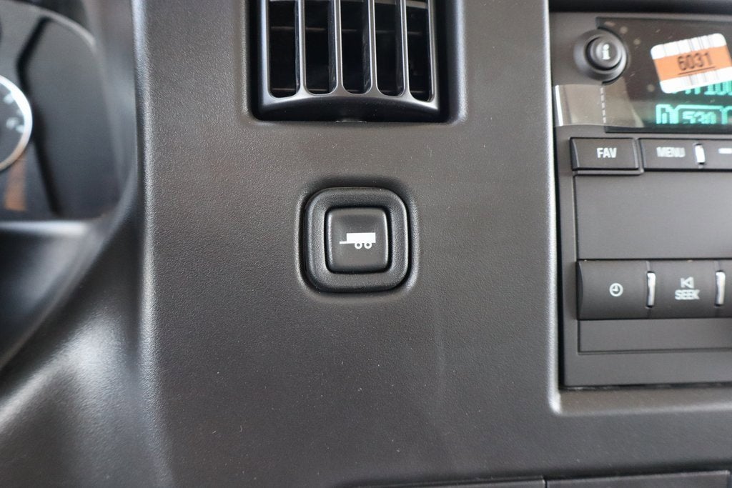 2026 Chevrolet Express Cutaway 3500 1WT