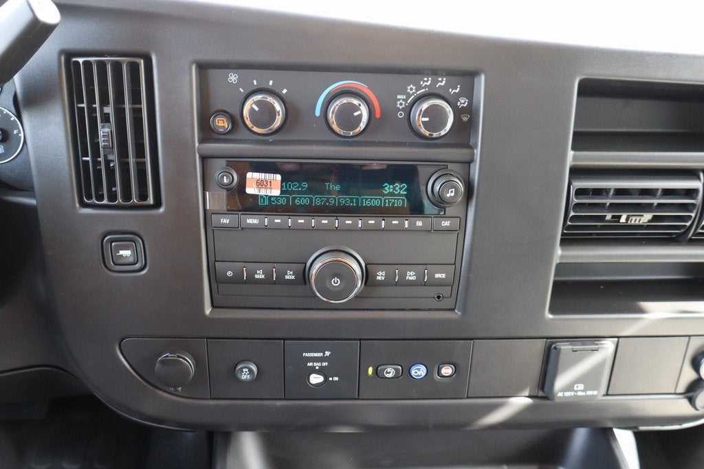 2026 Chevrolet Express Cutaway 3500 1WT