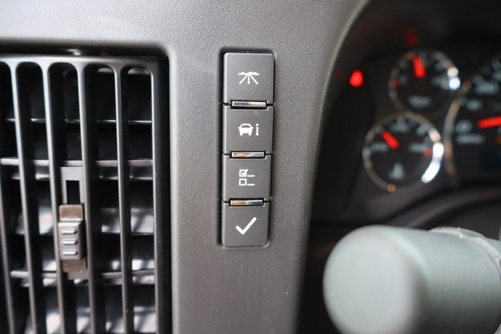 2026 Chevrolet Express Cutaway 3500 1WT