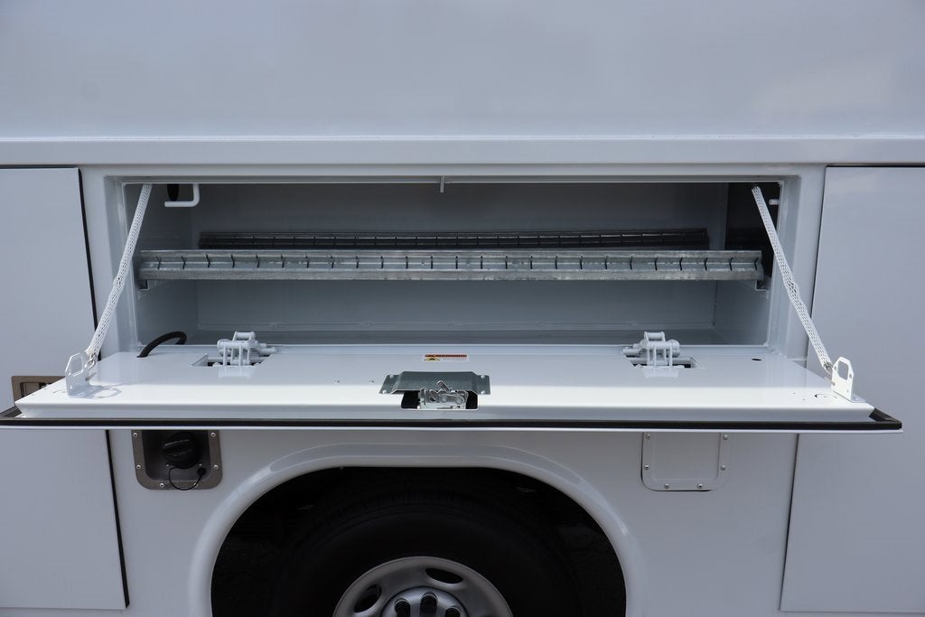 2026 Chevrolet Express Cutaway 3500 1WT