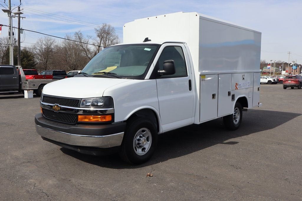 2026 Chevrolet Express Cutaway 3500 1WT