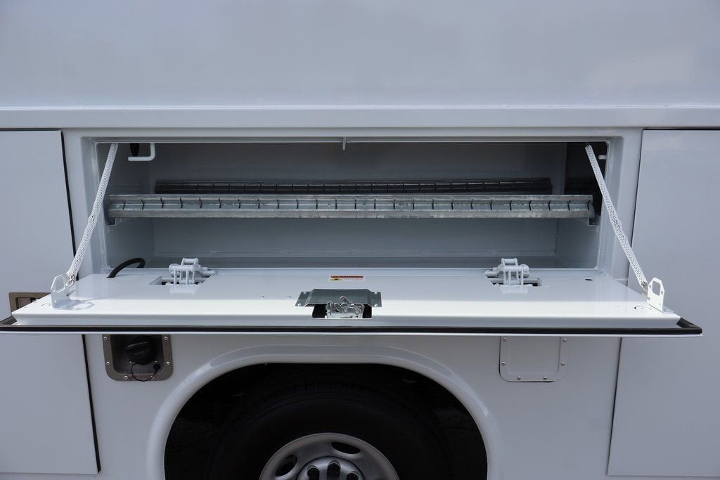 2026 Chevrolet Express Cutaway 3500 1WT