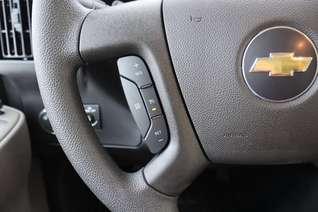 2026 Chevrolet Express Cutaway 3500 1WT