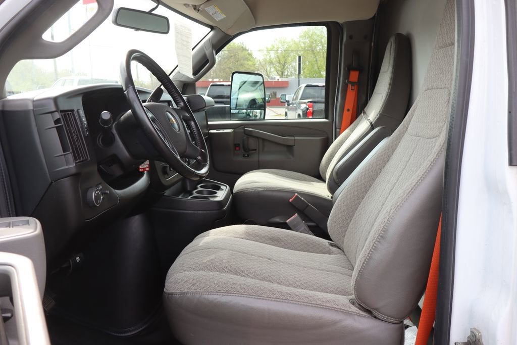 2022 Chevrolet Express Cutaway 3500 Base