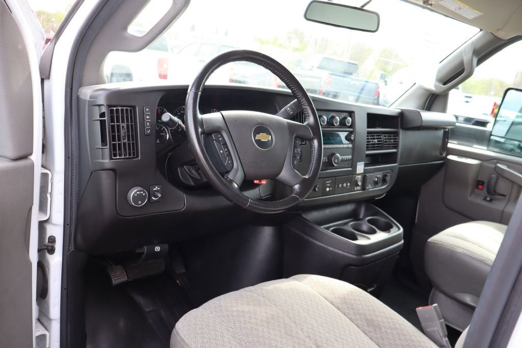 2022 Chevrolet Express Cutaway 3500 Base