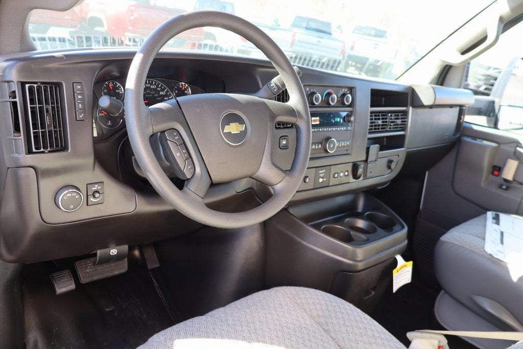 2026 Chevrolet Express Cutaway 3500 1WT