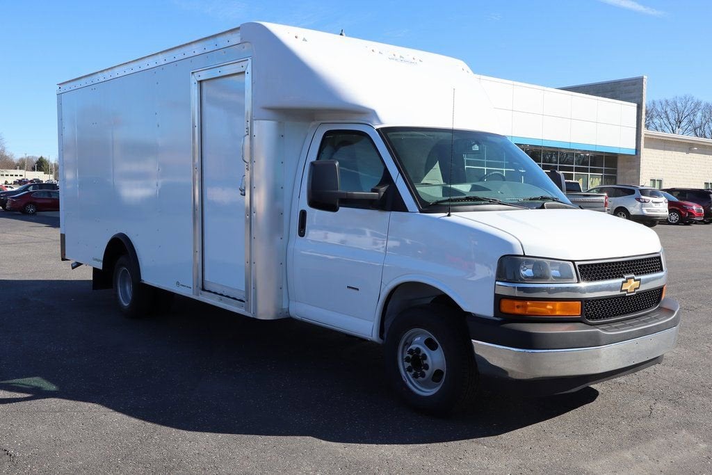 2026 Chevrolet Express Cutaway 3500 1WT