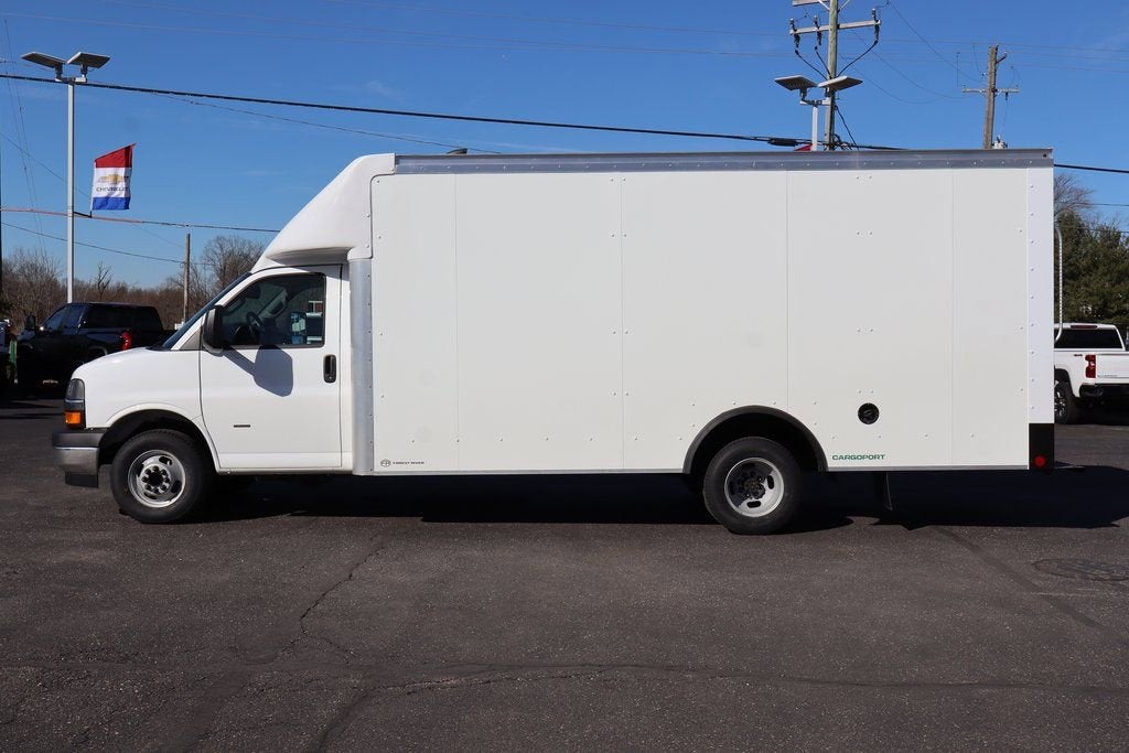 2026 Chevrolet Express Cutaway 3500 1WT