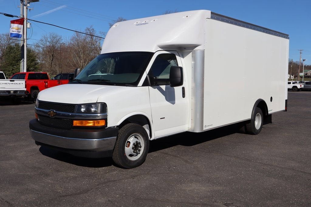 2026 Chevrolet Express Cutaway 3500 1WT