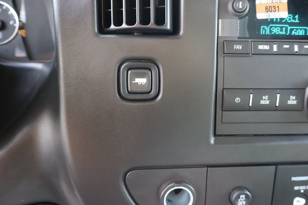 2026 Chevrolet Express Cutaway 3500 1WT