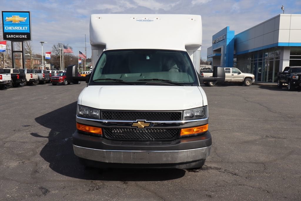 2026 Chevrolet Express Cutaway 3500 1WT