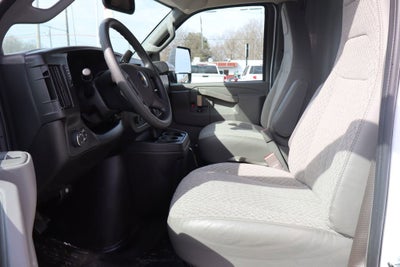 2026 Chevrolet Express Cutaway 3500 1WT