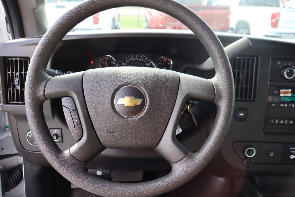 2026 Chevrolet Express Cutaway 3500 1WT