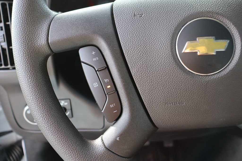 2026 Chevrolet Express Cutaway 3500 1WT