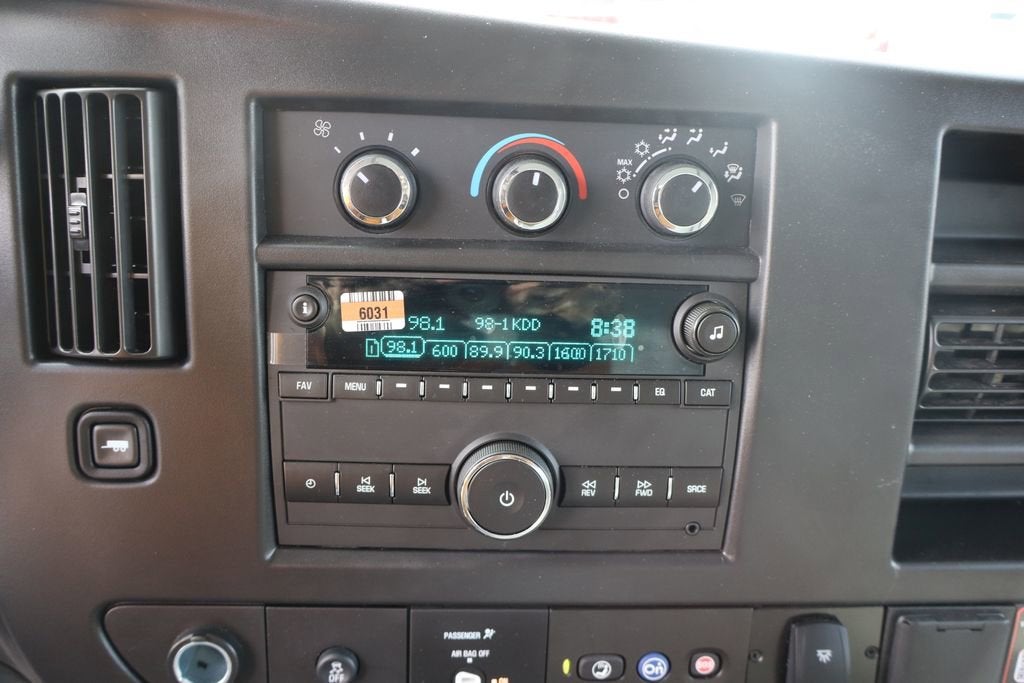 2026 Chevrolet Express Cutaway 3500 1WT