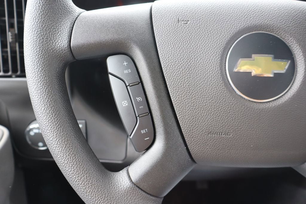 2026 Chevrolet Express Cutaway 3500 1WT