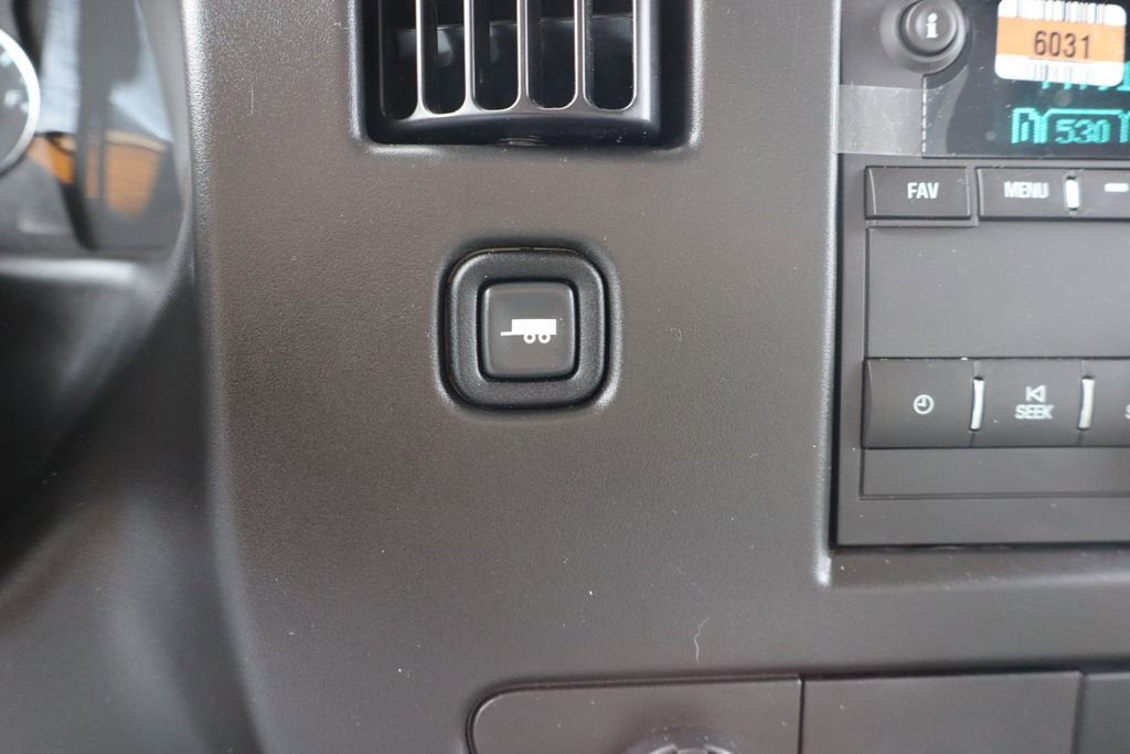 2026 Chevrolet Express Cutaway 3500 1WT