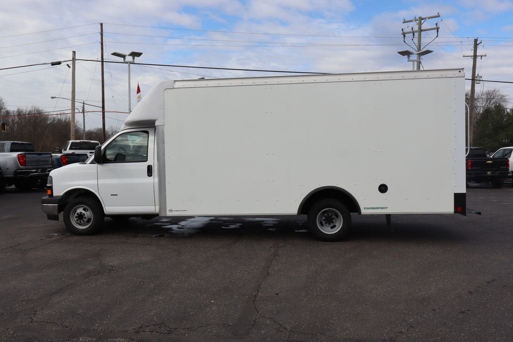 2026 Chevrolet Express Cutaway 3500 1WT