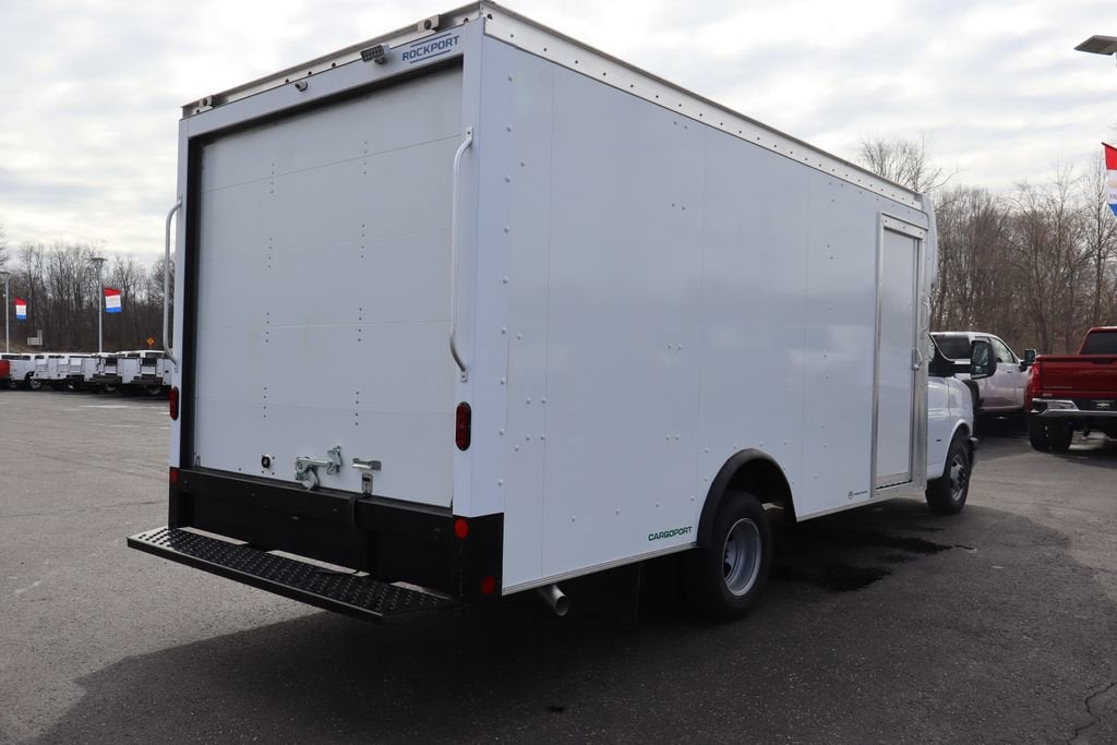 2026 Chevrolet Express Cutaway 3500 1WT