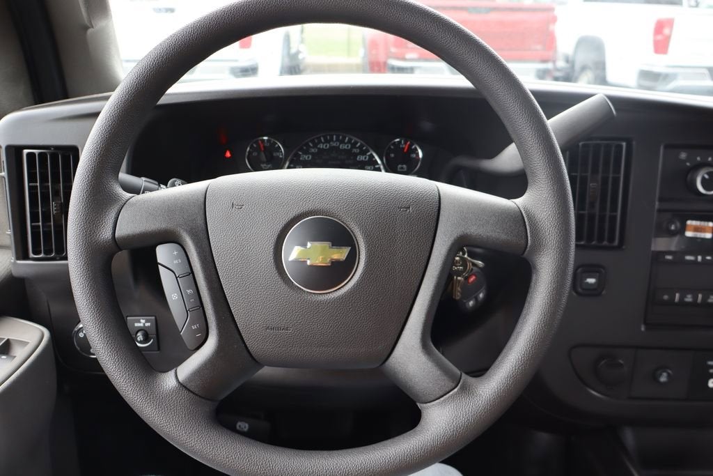 2026 Chevrolet Express Cutaway 3500 1WT