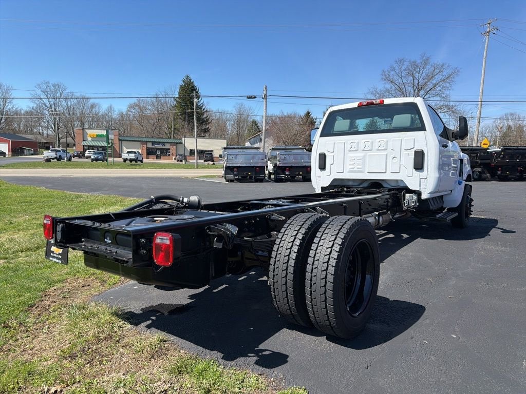 2024 Chevrolet Silverado 6500 HD Work Truck